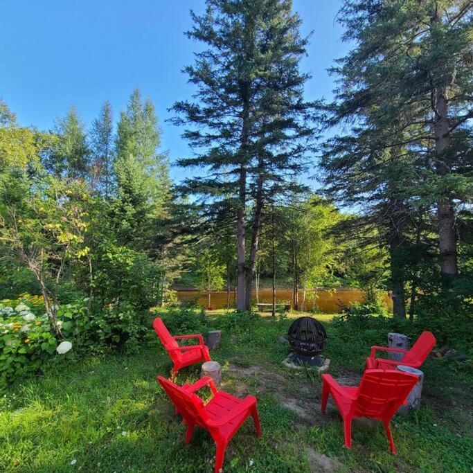 Chalet Nabu L'Ours - Riviere - Billard Сент-Алексі-де-Мон Екстер'єр фото
